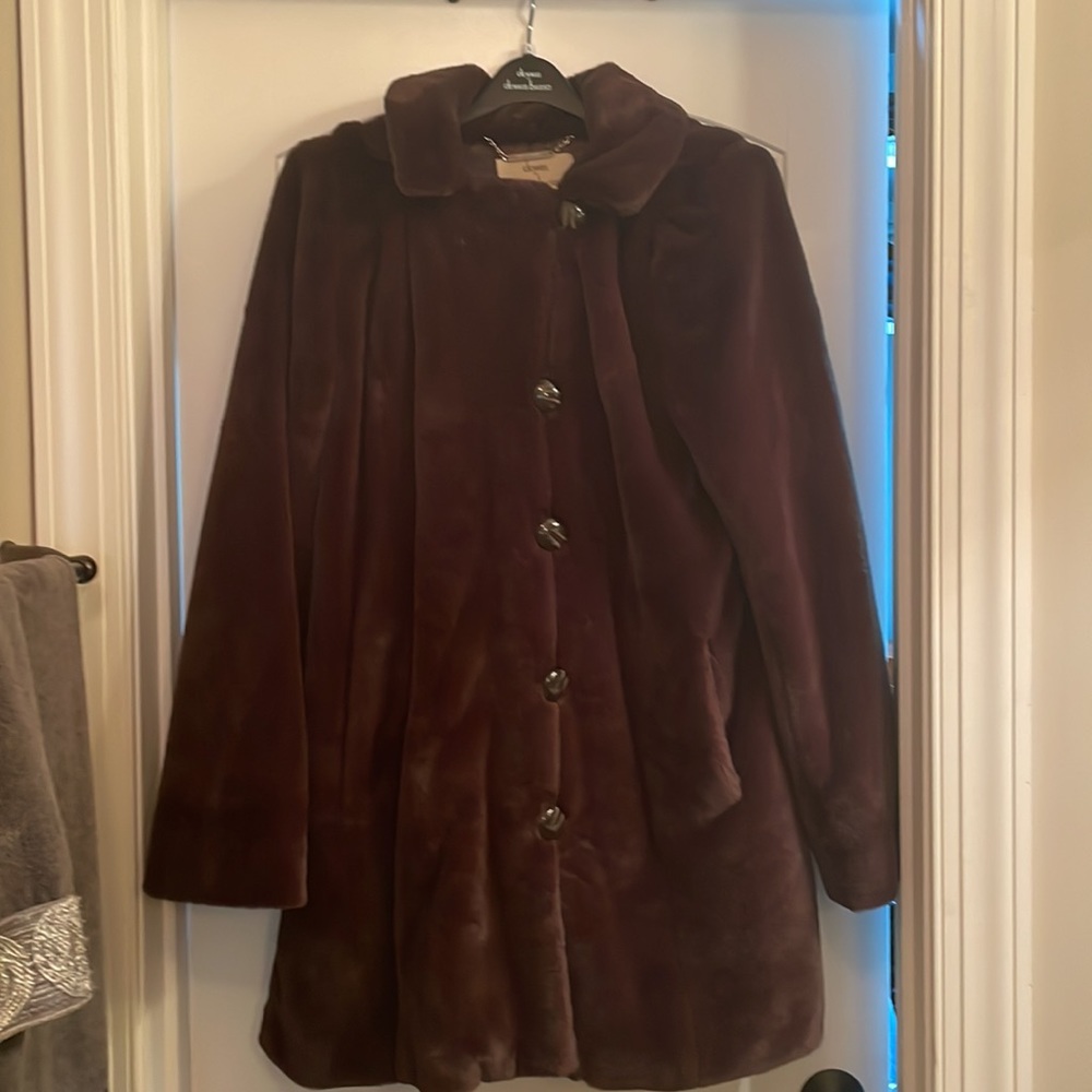 Dennis Basso chocolate brown faux fur coat - Picture 10 of 11